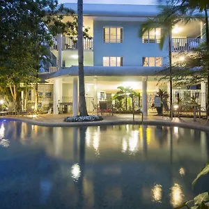 port-douglas-outrigger-holiday-apartments.cairnshotels4all.com/